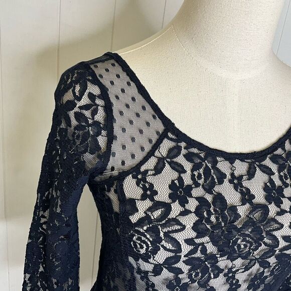 Brand New Hollister Women's XS Black Lace 3/4 Sleeve Shirt Top Sheer - Picture 2 of 16